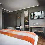 호스텔 Generator *
