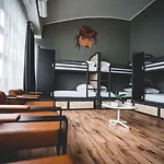 호스텔 Generator *