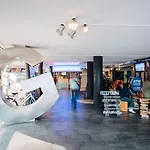 Generator Hostel