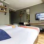 Generator Hostel *